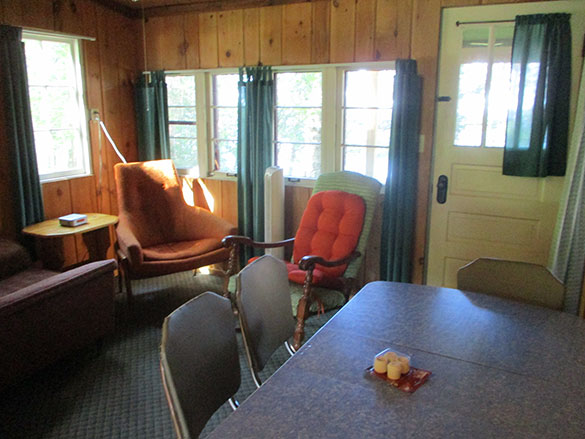 Cabin 3: Living Area